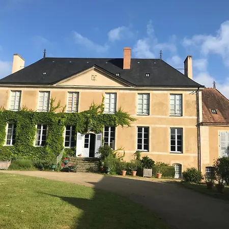 Chateau De Lassay * Saint-Michel-de-Chavaignes
