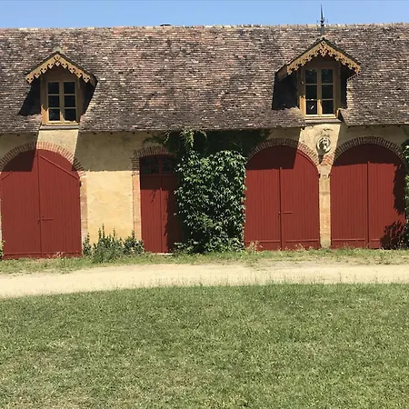 Chateau De Lassay * Saint-Michel-de-Chavaignes